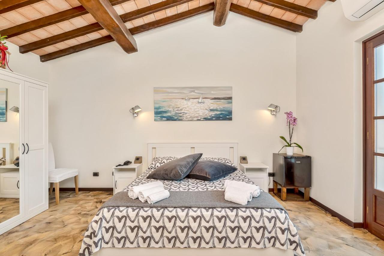 Hotel La Pietra Restaurant Fosdinovo Ngoại thất bức ảnh