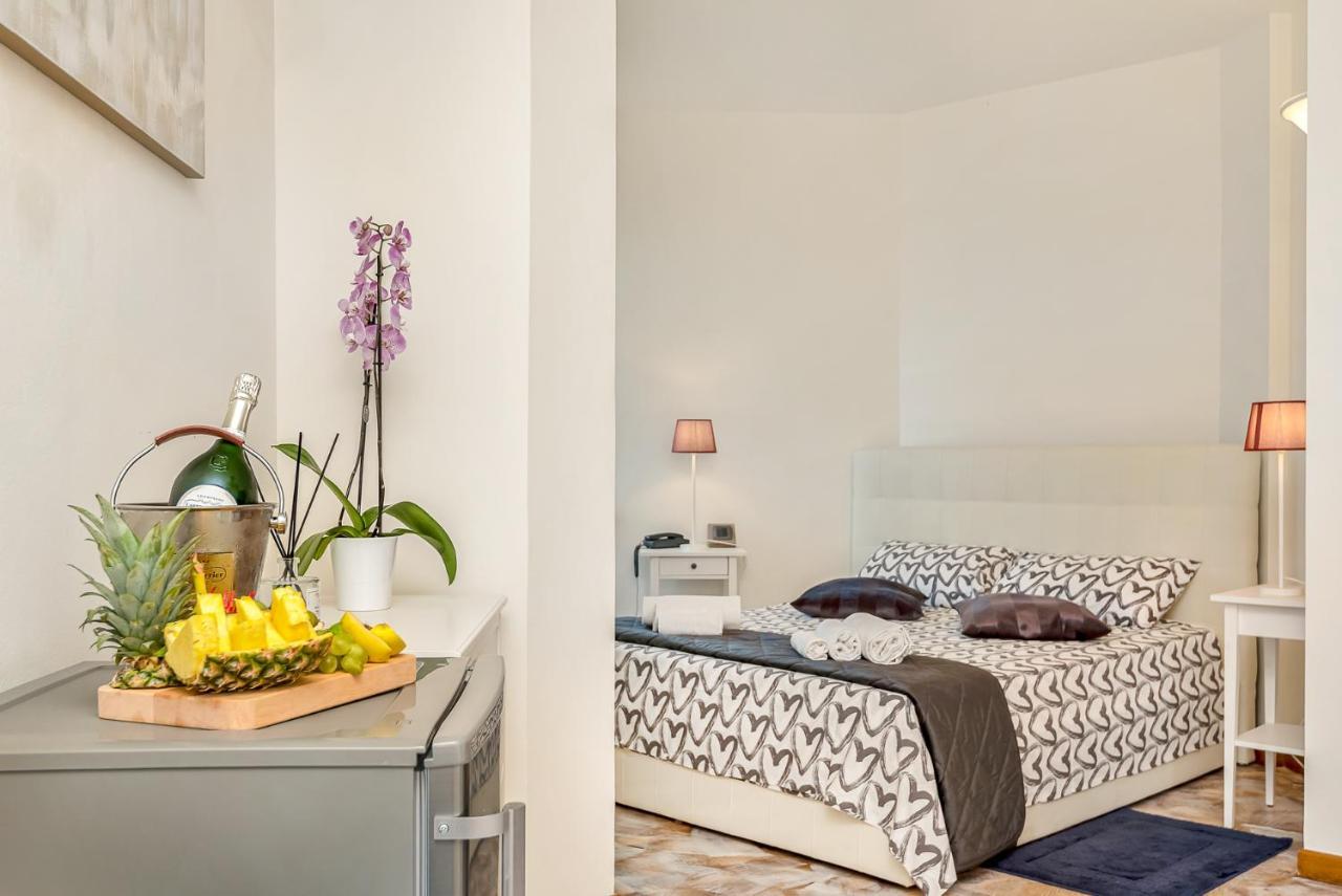 Hotel La Pietra Restaurant Fosdinovo Ngoại thất bức ảnh