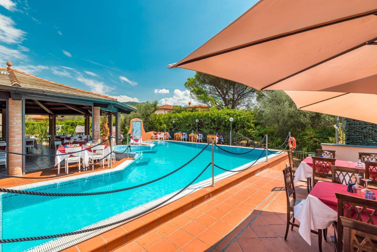 Hotel La Pietra Restaurant Fosdinovo Ngoại thất bức ảnh