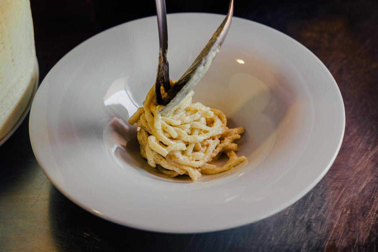 Hotel La Pietra Restaurant Fosdinovo Ngoại thất bức ảnh