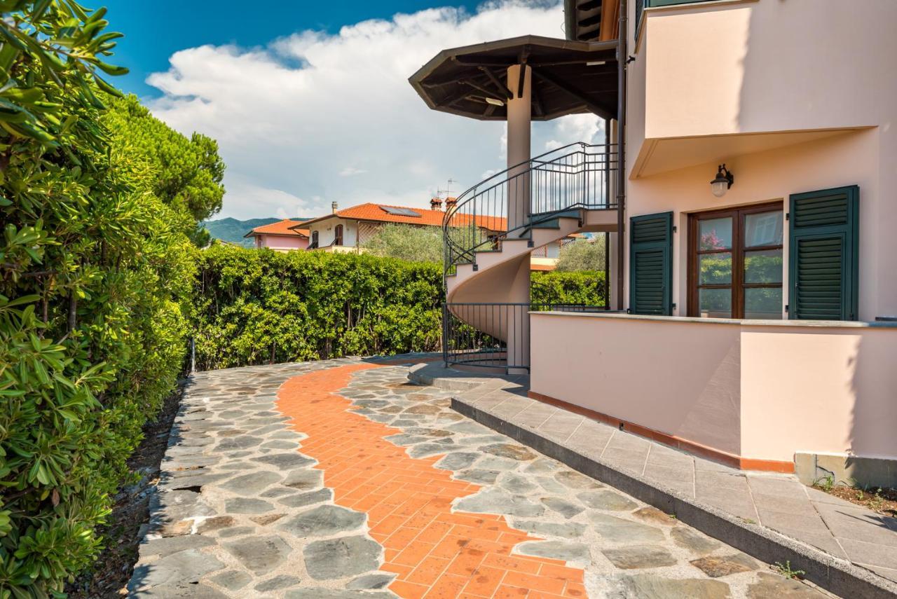 Hotel La Pietra Restaurant Fosdinovo Ngoại thất bức ảnh