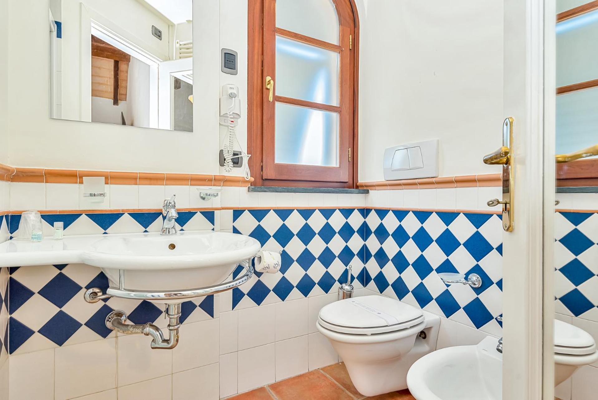 Hotel La Pietra Restaurant Fosdinovo Ngoại thất bức ảnh