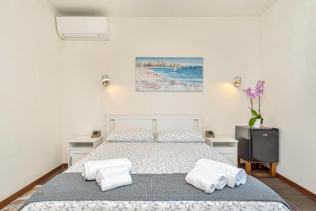 Hotel La Pietra Restaurant Fosdinovo Ngoại thất bức ảnh